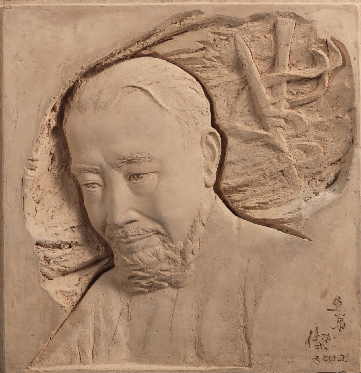 <h2>司徒乔像</h2><p>作者：司徒杰（1920-2005）</p><p>创作年代：2002年</p><p>规格：59.5cm×61cm×10cm</p><p>品类：雕塑</p>